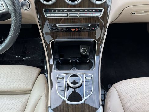 Used 2019 Mercedes-Benz GLC 300 image 18