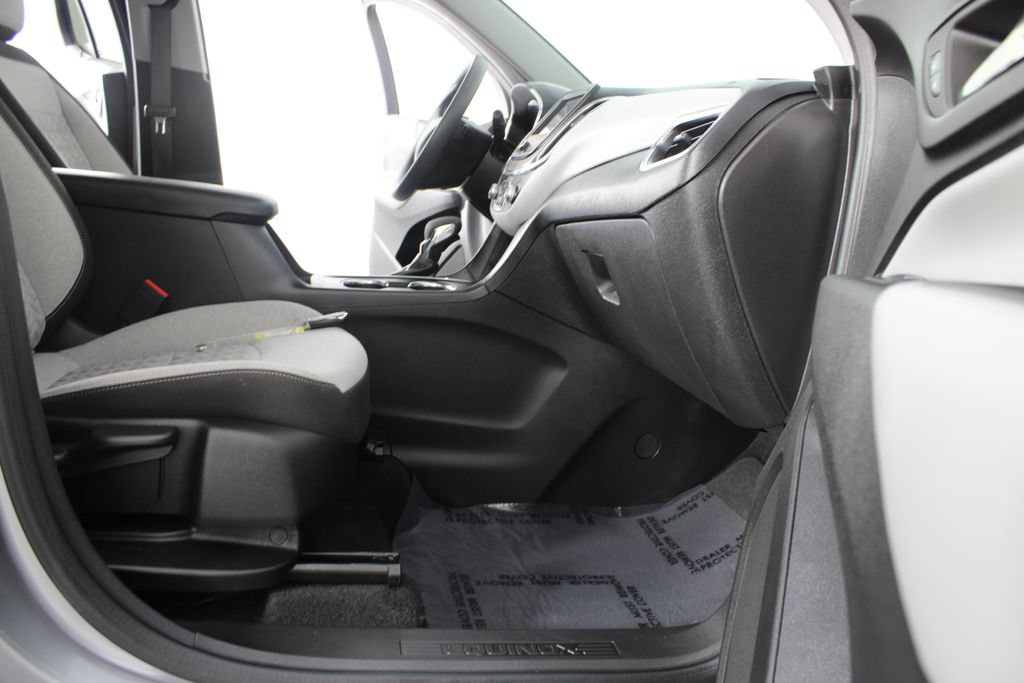 Used 2024 Chevrolet Equinox LS w/ LS Convenience Package FWD image 19
