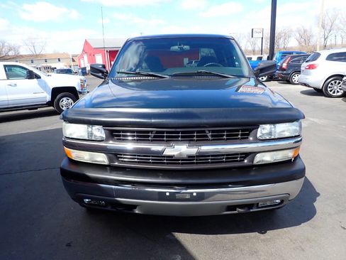 Used 2002 Chevrolet Silverado 1500 LS w/ Electrical Convenience Pkg image 2