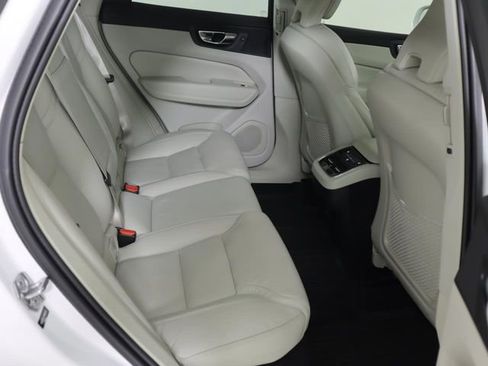 Used 2021 Volvo XC60 T5 Inscription w/ Advanced Package image 14