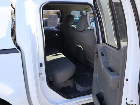 Used 2020 Nissan Frontier SV image 27