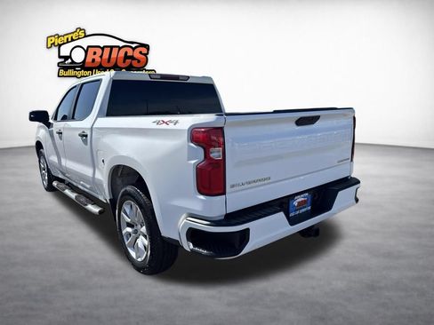 Used 2020 Chevrolet Silverado 1500 Custom w/ Custom Value Package AWD/4WD image 3