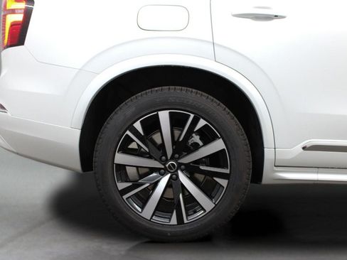 New 2026 Volvo XC90 B5 Core AWD/4WD image 12