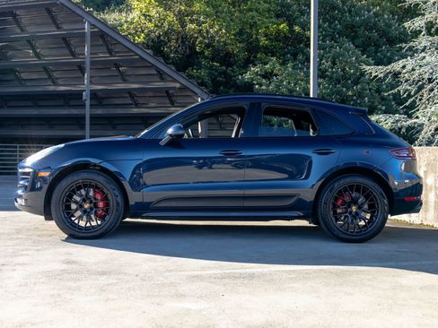 Certified 2018 Porsche Macan GTS AWD/4WD image 2