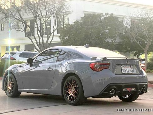 Used 2018 Toyota 86 image 6