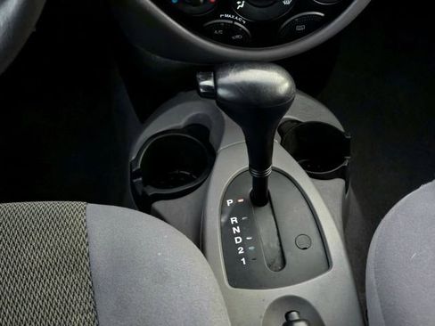 Used 2004 Ford Focus SE image 19