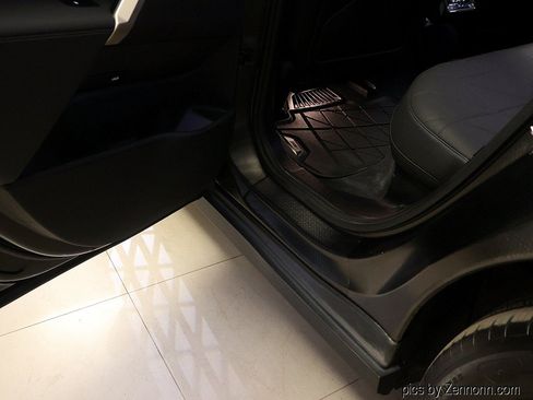 Used 2024 BMW iX xDrive50 w/ Premium Package AWD/4WD image 32