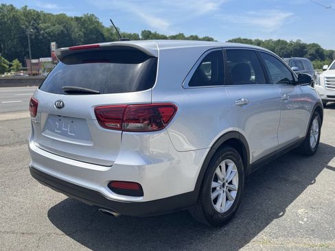 Used 2019 Kia Sorento L FWD image 5