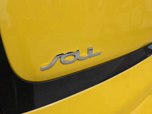 Used 2015 Kia Soul ! image 11