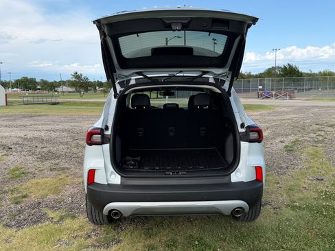 Used 2025 Ford Escape Platinum AWD/4WD image 5