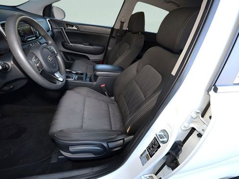Used 2019 Kia Sportage LX image 11