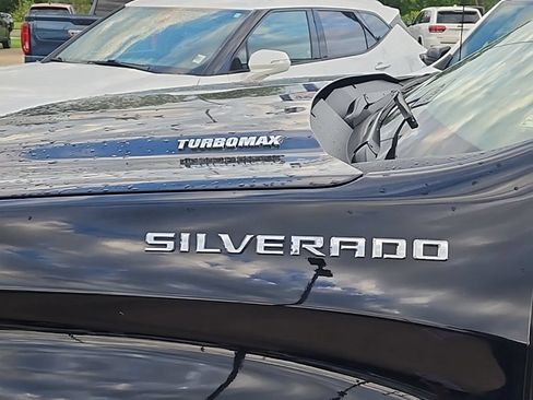 Used 2024 Chevrolet Silverado 1500 LT AWD/4WD image 4