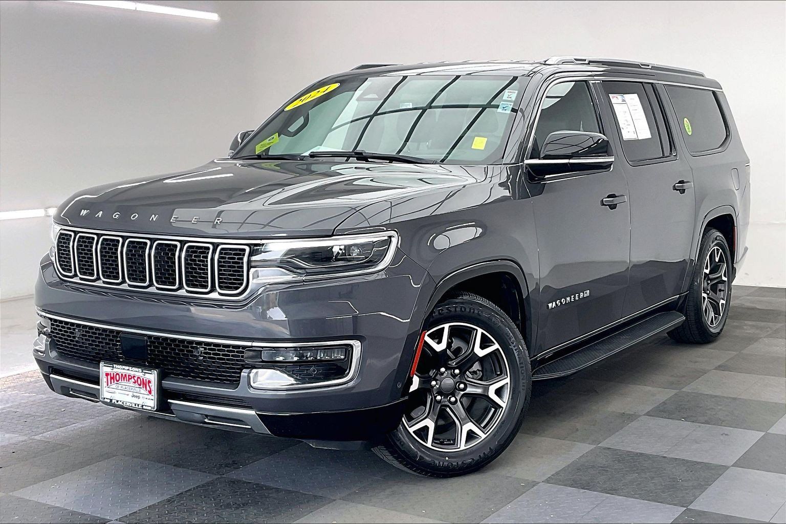 Used 2024 Jeep Wagoneer L Series III w/ Flexible Seating Group AWD/4WD image 12