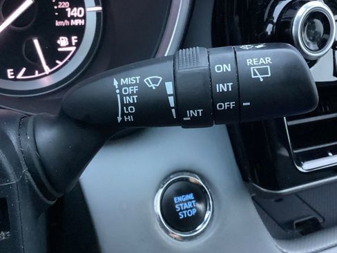 Used 2022 Toyota Highlander Limited AWD/4WD image 31