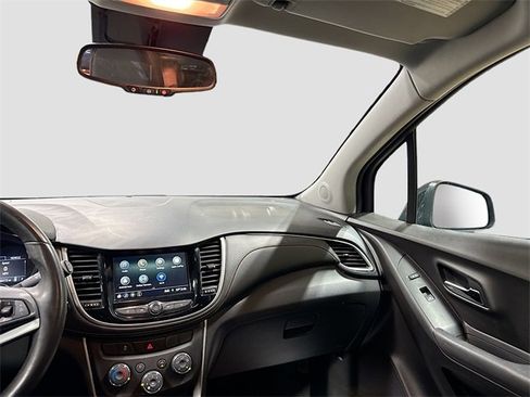 Used 2019 Chevrolet Trax LT w/ LT Convenience Package image 20
