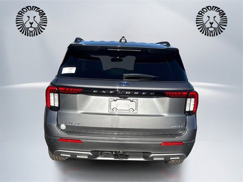 New 2026 Ford Explorer Active image 6