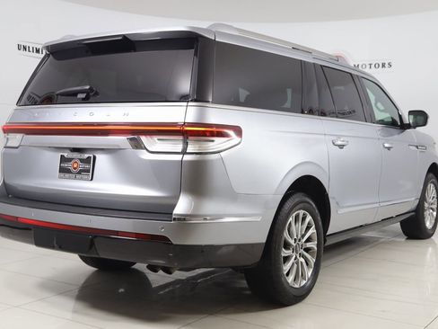 Used 2024 Lincoln Navigator L 4WD image 3