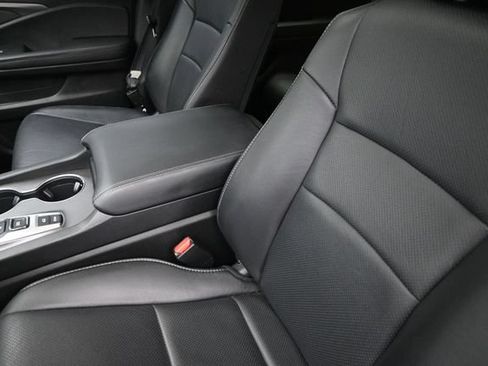 Used 2025 Honda Passport EX-L image 18