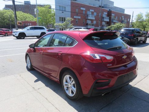 Used 2017 Chevrolet Cruze LT w/ Sun And Sound Package FWD image 5