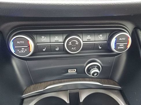 Used 2023 Alfa Romeo Stelvio Ti AWD/4WD image 31