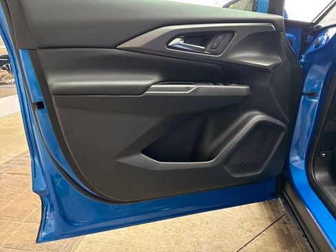 New 2026 Chevrolet Equinox EV LT image 10