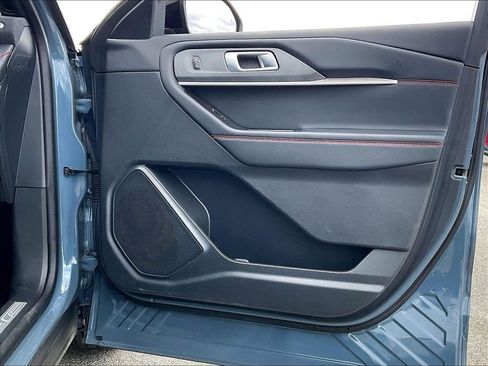 Used 2025 Ford Explorer ST-Line image 11