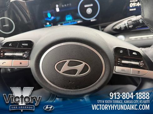 Used 2024 Hyundai Elantra SEL w/ Convenience Package FWD image 12