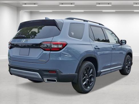 New 2025 Honda Pilot Touring image 5
