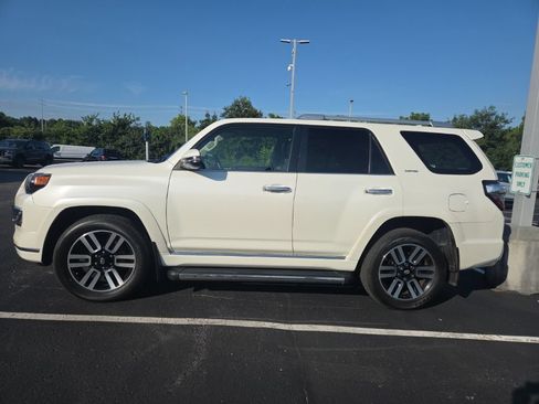 Used 2018 Toyota 4Runner Limited AWD/4WD image 4