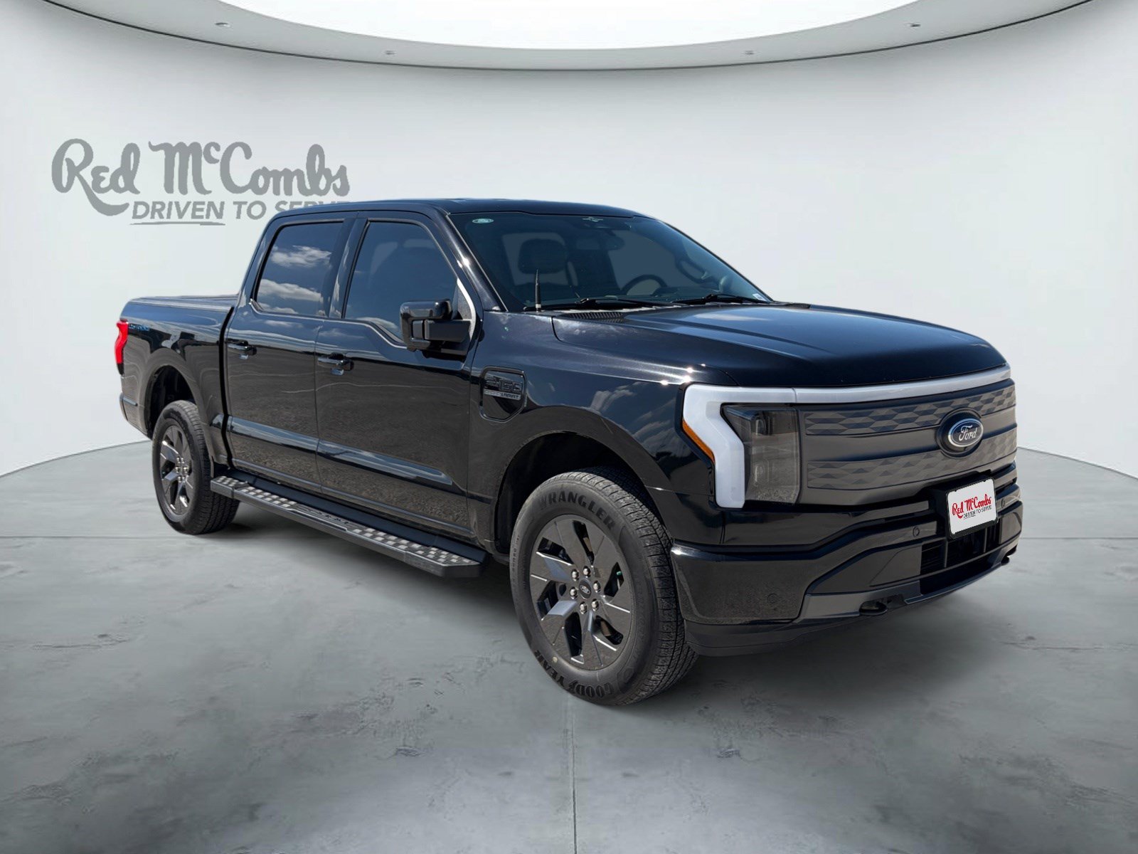 Used 2023 Ford F150 Lightning Lariat AWD/4WD image 3