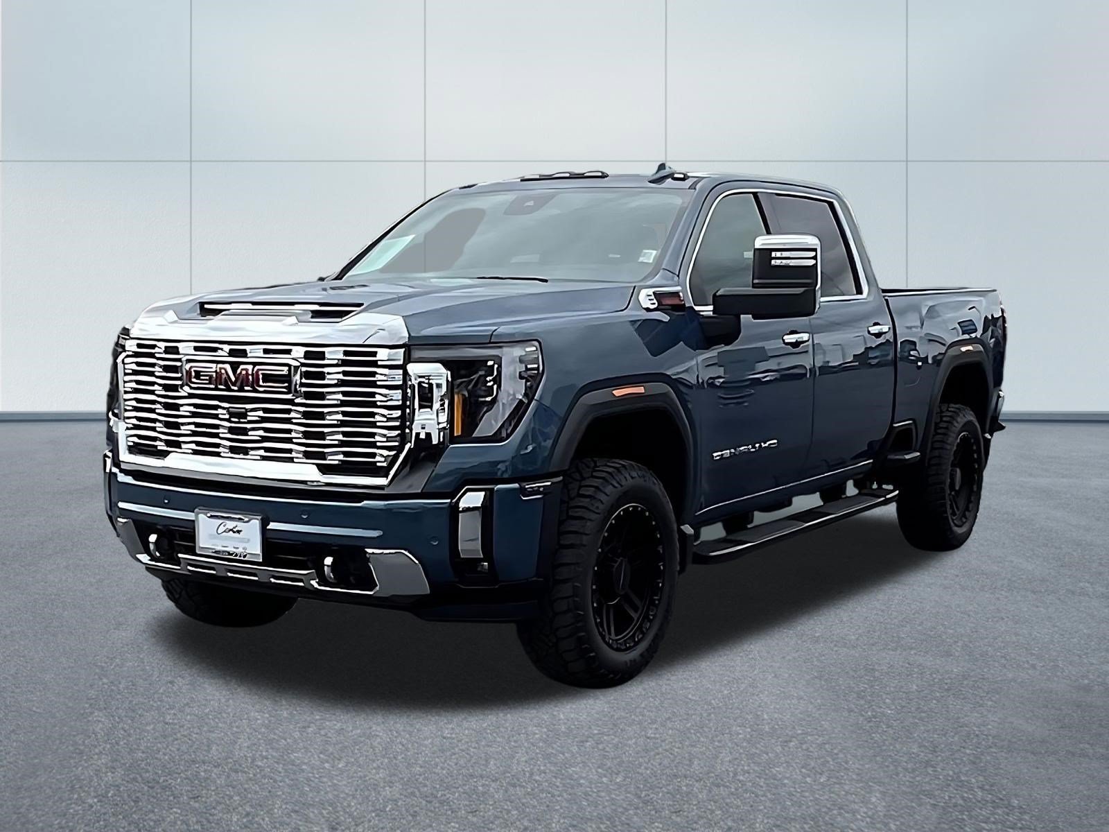 Used 2026 GMC Sierra 3500 Denali w/ Denali Reserve Package AWD/4WD image 3