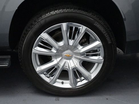 Used 2022 Chevrolet Suburban High Country image 42