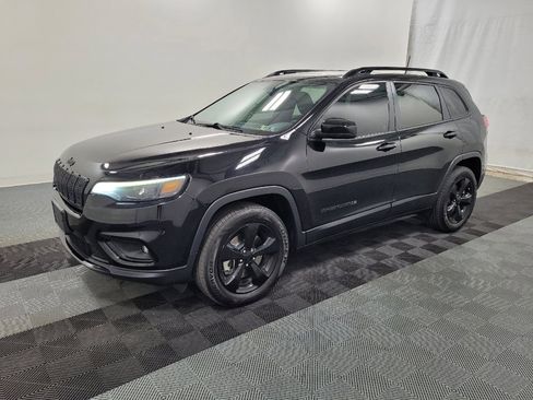 Used 2019 Jeep Cherokee Latitude Plus AWD/4WD image 2