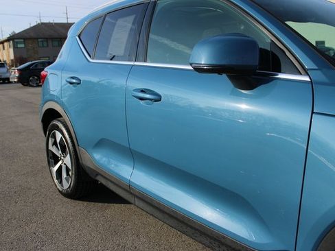 Used 2025 Volvo XC40 B5 Plus image 49