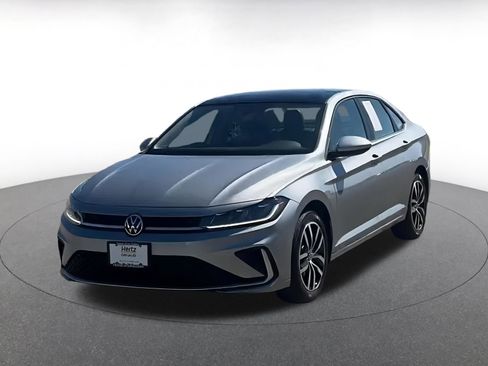 Used 2025 Volkswagen Jetta SE image 9