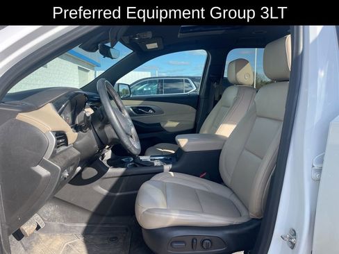 Certified 2023 Chevrolet Traverse LT w/ LT Premium Package AWD/4WD image 13