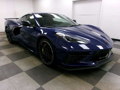 Used 2025 Chevrolet Corvette Stingray Preferred Cpe w/ Z51 Performance Package image 17