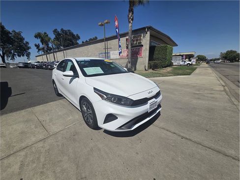 Used 2023 Kia Forte LXS FWD image 3
