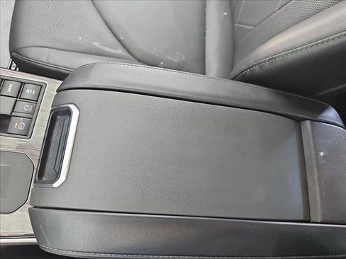 Used 2023 Toyota Highlander Platinum image 16