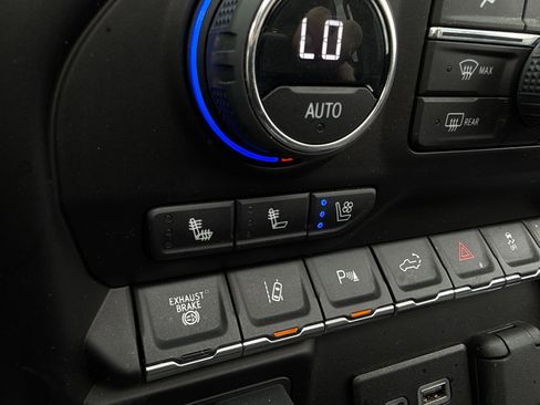 Used 2023 Chevrolet Silverado 2500 High Country w/ Safety Package II AWD/4WD image 16