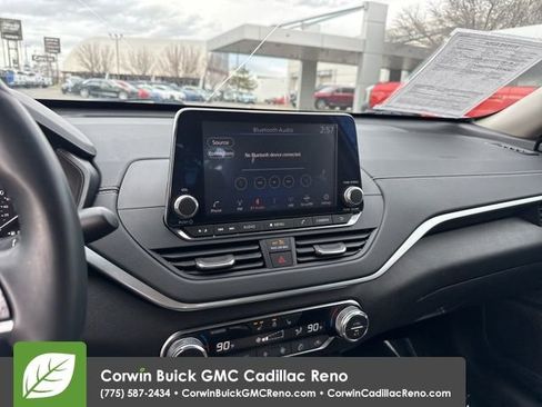 Used 2019 Nissan Altima 2.5 SV image 11