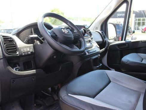 Used 2025 RAM ProMaster 2500 w/ Convenience Group FWD image 3