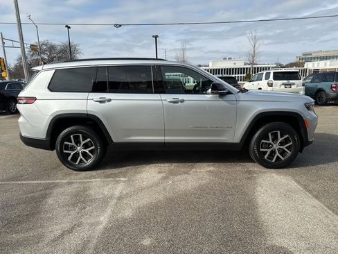 Used 2024 Jeep Grand Cherokee L Limited w/ Luxury Tech Group II image 5