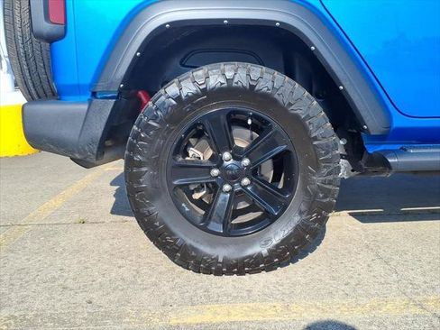 Used 2022 Jeep Wrangler Unlimited Sport AWD/4WD image 8