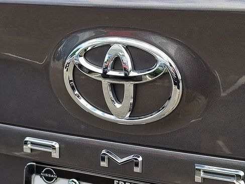 Used 2019 Toyota Camry LE w/ Convenience Package FWD image 31