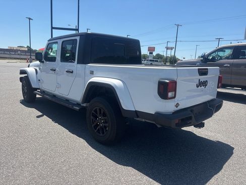 Used 2022 Jeep Gladiator Sport AWD/4WD image 5
