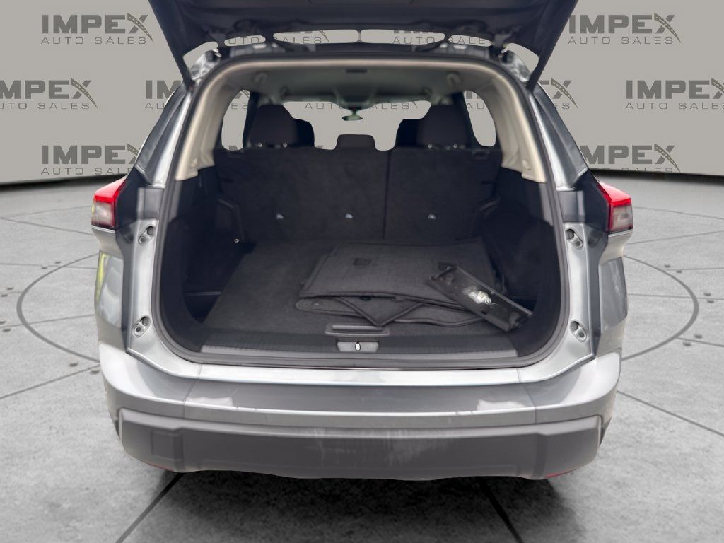 Used 2024 Nissan Rogue SV FWD image 22