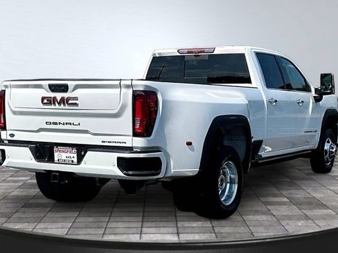 Used 2023 GMC Sierra 3500 Denali w/ Technology Package AWD/4WD image 6