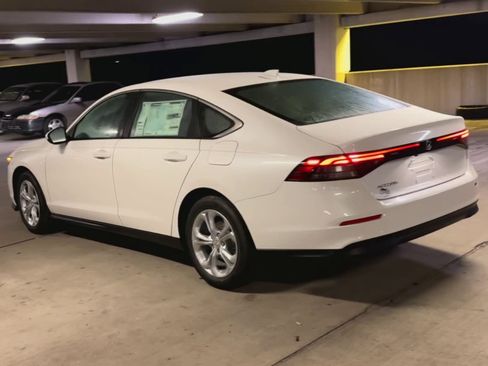 Used 2024 Honda Accord LX image 18