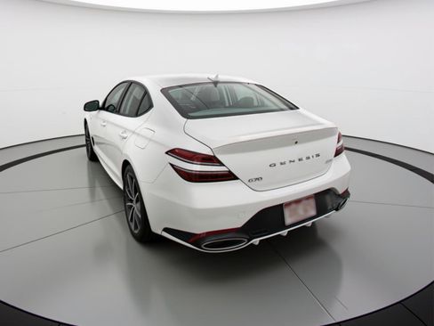 Used 2025 Genesis G70 2.5T image 6